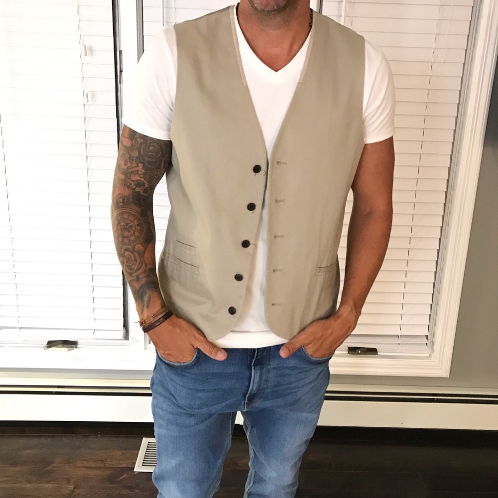 Armani Exchange beige classic vest large
